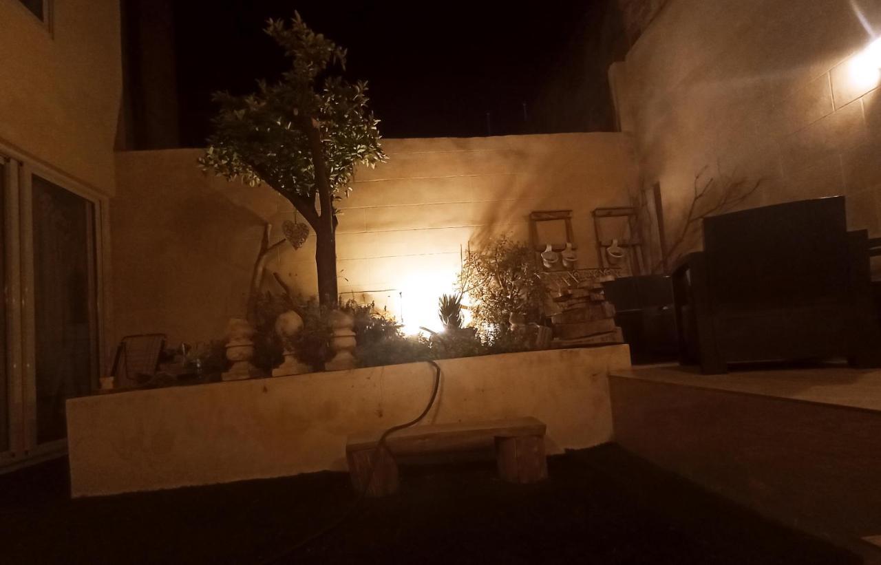 Bed and Breakfast Dhara House Malta Paola Esterno foto
